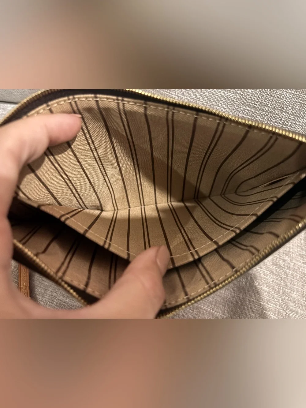 Authentic Louis Vuitton Neverfull GM beige lining wristlet